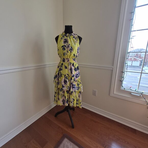 Eliza J Yellow Chiffon Dress with Blue Floral Print, Size 6 - Picture 8 of 9